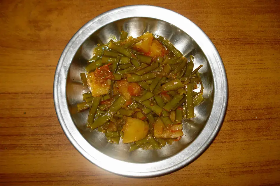 Guar beans, cooked
